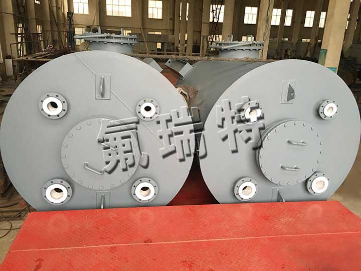 鋼襯塑儲(chǔ)罐、反應(yīng)釜